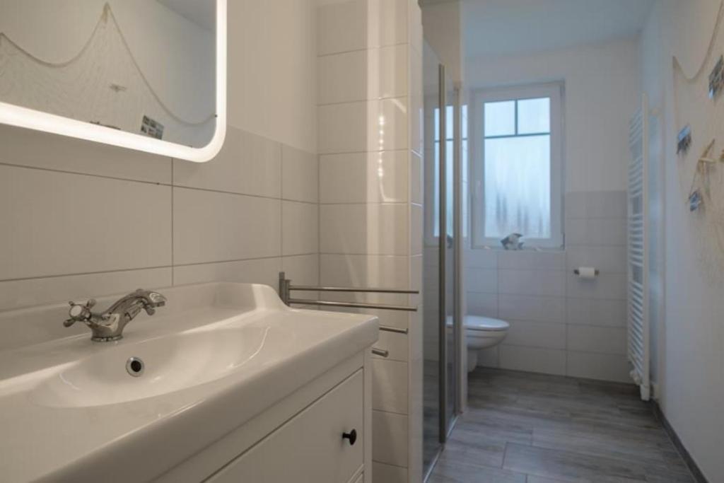 Ferienwohnung van der Holm Born Buitenkant foto
