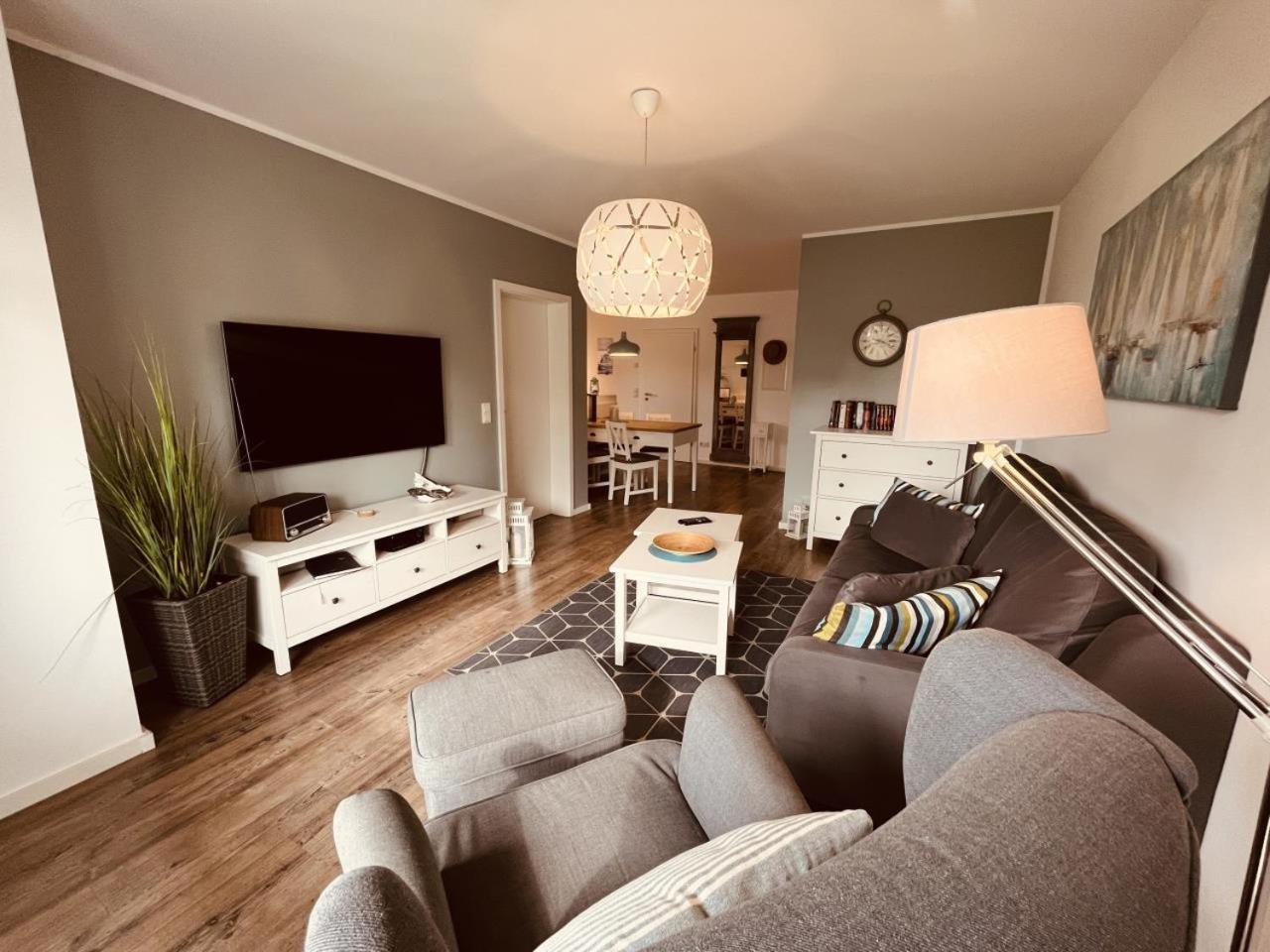 Ferienwohnung van der Holm Born Buitenkant foto